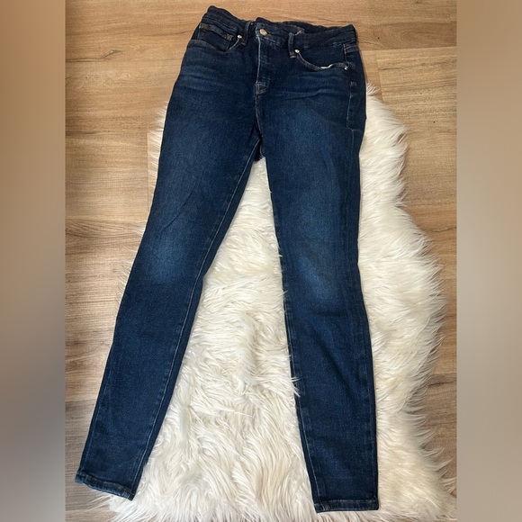 Good American Good Legs Crossover in Blue369 Skinny Jeans - Picture 5 of 9